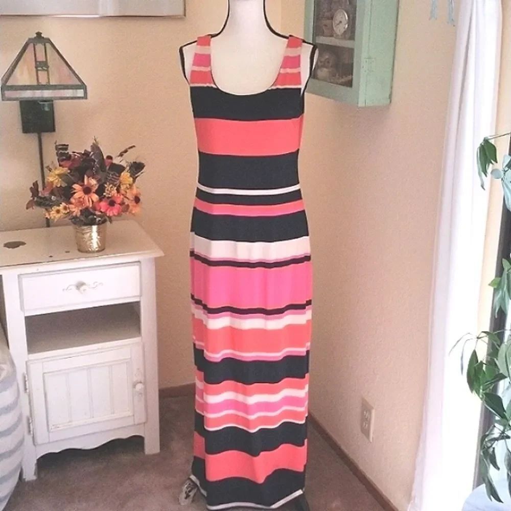 Jessica Howard Maxi Dress